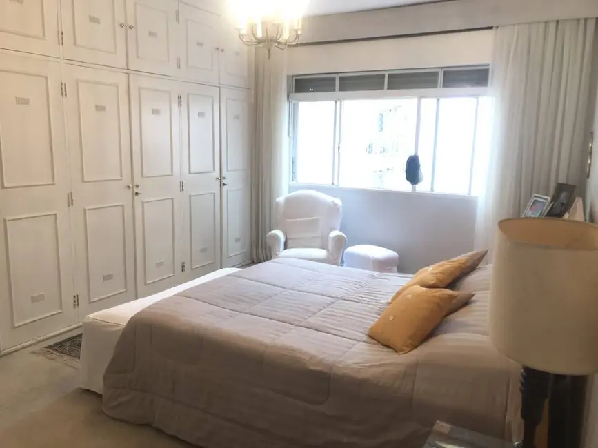 Apartamento com 3 quartos à venda, 210m2 em Santa Cecília, São Paulo - SP - imagem 4 Foto 4 de Apartamento com 3 quartos à venda, 210m2 em Santa Cecília, São Paulo - SP