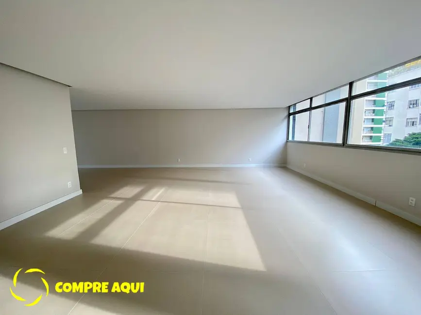 Apartamento com 3 quartos à venda, 235m2 em Santa Cecília, São Paulo - SP - imagem 7 Foto 7 de Apartamento com 3 quartos à venda, 235m2 em Santa Cecília, São Paulo - SP