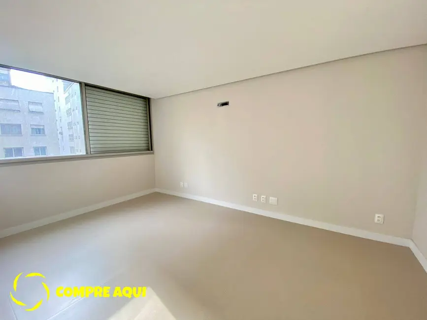 Apartamento com 3 quartos à venda, 235m2 em Santa Cecília, São Paulo - SP - imagem 6 Foto 6 de Apartamento com 3 quartos à venda, 235m2 em Santa Cecília, São Paulo - SP