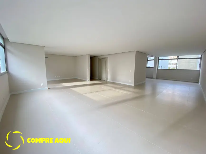 Apartamento com 3 quartos à venda, 235m2 em Santa Cecília, São Paulo - SP - imagem 3 Foto 3 de Apartamento com 3 quartos à venda, 235m2 em Santa Cecília, São Paulo - SP