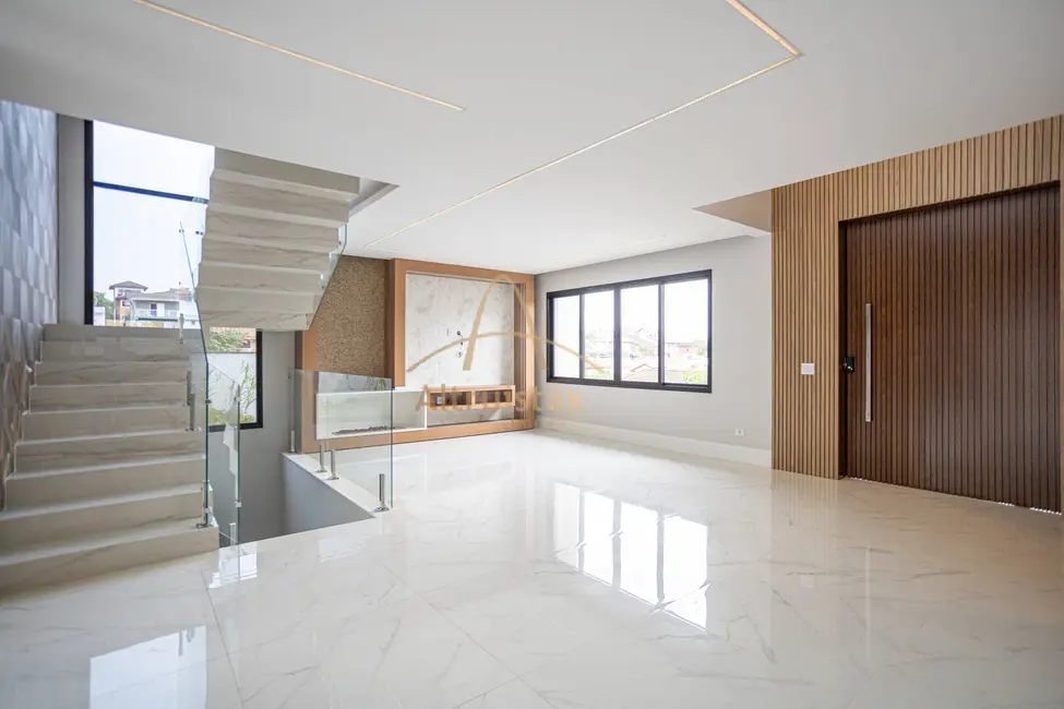 Casa de Condomínio com 4 quartos à venda, 393m2 em São Paulo II, Cotia - SP - imagem 3 Foto 3 de Casa de Condomínio com 4 quartos à venda, 393m2 em São Paulo II, Cotia - SP