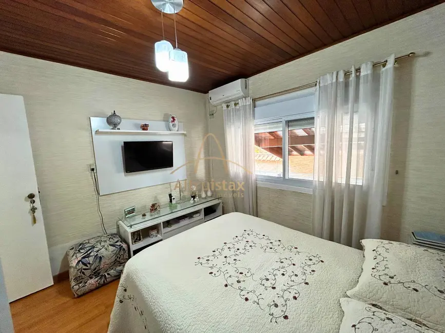 Casa com 3 quartos à venda, 225m2 em Jardim das Flores, Osasco - SP - imagem 7 Foto 7 de Casa com 3 quartos à venda, 225m2 em Jardim das Flores, Osasco - SP