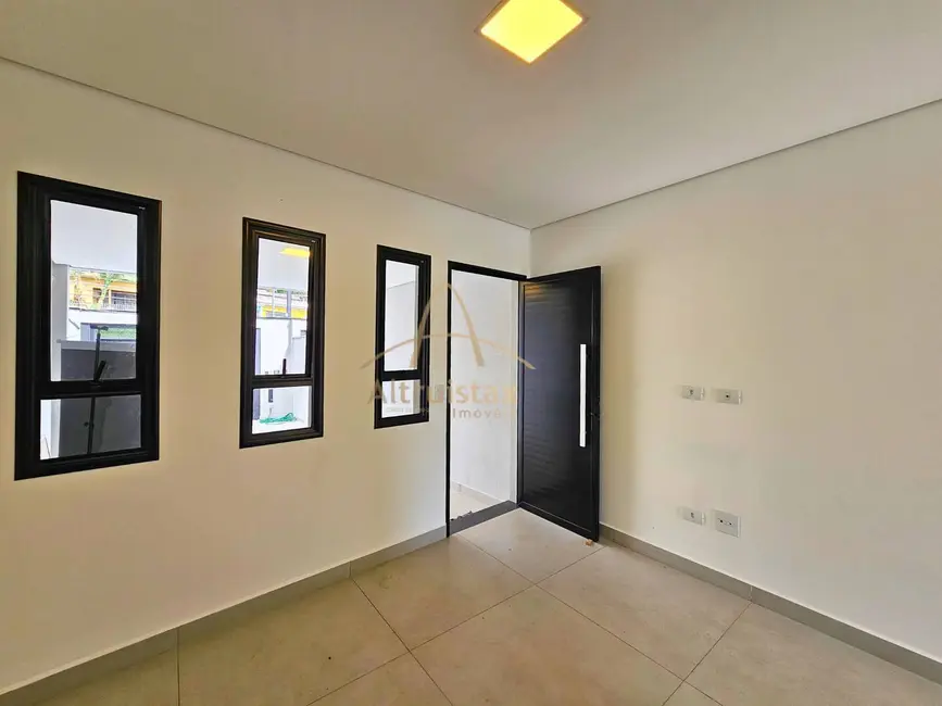 Casa com 3 quartos à venda, 120m2 em Bela Vista, Osasco - SP - imagem 4 Foto 4 de Casa com 3 quartos à venda, 120m2 em Bela Vista, Osasco - SP