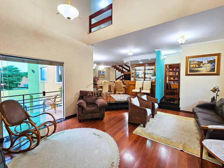 Casa com 4 quartos à venda em Parque dos Príncipes, São Paulo - SP - imagem 1 Foto 1 de Casa com 4 quartos à venda em Parque dos Príncipes, São Paulo - SP