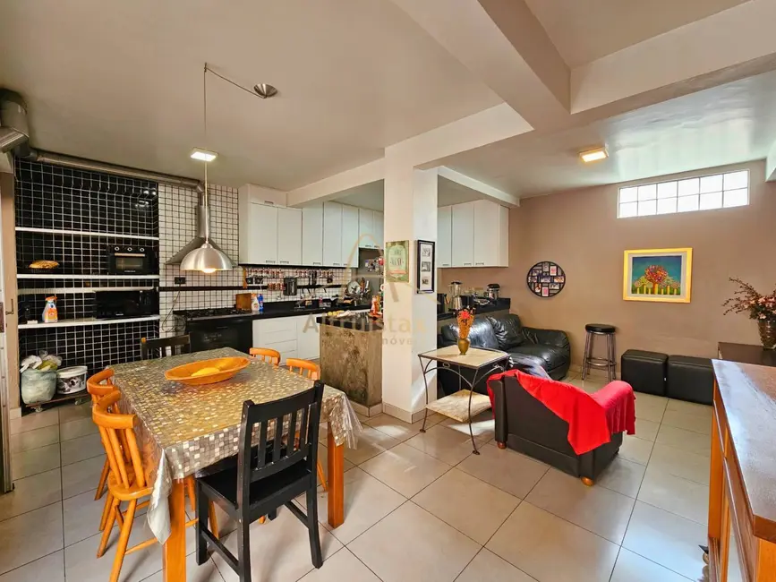 Foto 4 de Casa com 3 quartos à venda, 200m2 em Centro, Osasco - SP