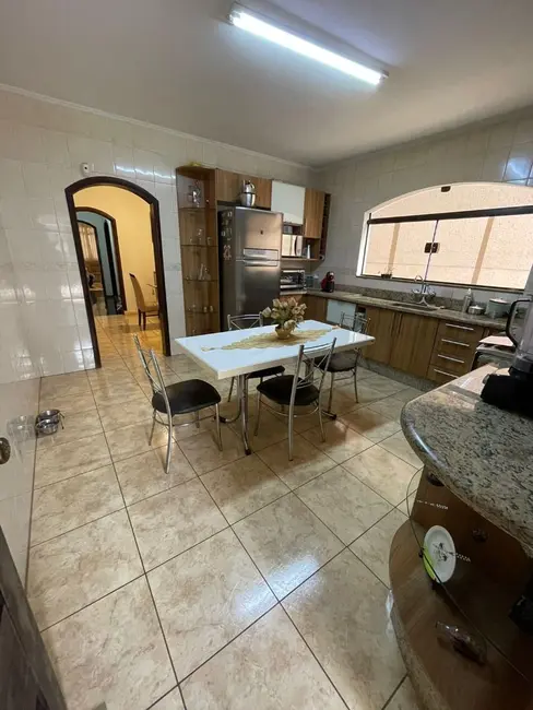 Sobrado com 3 quartos à venda, 200m2 em Vila Alpina, São Paulo - SP - imagem 8 Foto 8 de Sobrado com 3 quartos à venda, 200m2 em Vila Alpina, São Paulo - SP