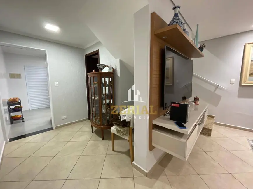 Sobrado com 3 quartos à venda, 88m2 em Santa Maria, Sao Caetano Do Sul - SP - imagem 4 Foto 4 de Sobrado com 3 quartos à venda, 88m2 em Santa Maria, Sao Caetano Do Sul - SP