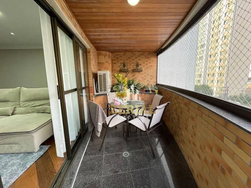 Apartamento com 4 quartos à venda, 238m2 em Santo Antônio, Sao Caetano Do Sul - SP - imagem 6 Foto 6 de Apartamento com 4 quartos à venda, 238m2 em Santo Antônio, Sao Caetano Do Sul - SP