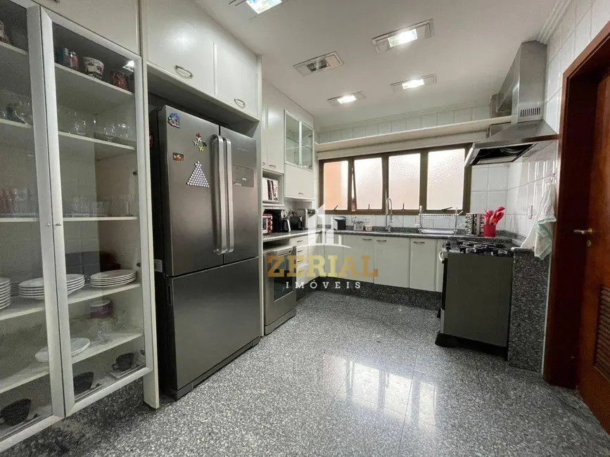 Apartamento com 4 quartos à venda, 238m2 em Santo Antônio, Sao Caetano Do Sul - SP - imagem 9 Foto 9 de Apartamento com 4 quartos à venda, 238m2 em Santo Antônio, Sao Caetano Do Sul - SP