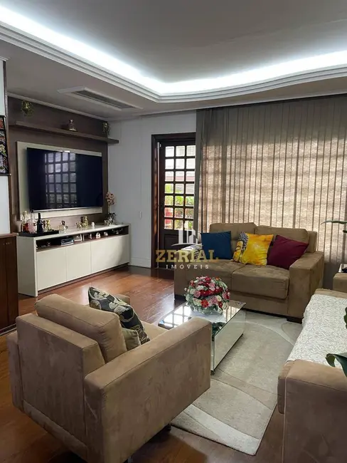 Sobrado com 4 quartos para alugar, 128m2 em Santa Maria, Sao Caetano Do Sul - SP - imagem 2 Foto 2 de Sobrado com 4 quartos para alugar, 128m2 em Santa Maria, Sao Caetano Do Sul - SP