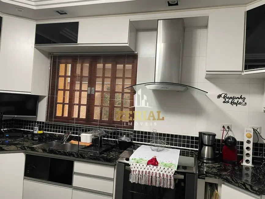 Sobrado com 4 quartos para alugar, 128m2 em Santa Maria, Sao Caetano Do Sul - SP - imagem 5 Foto 5 de Sobrado com 4 quartos para alugar, 128m2 em Santa Maria, Sao Caetano Do Sul - SP