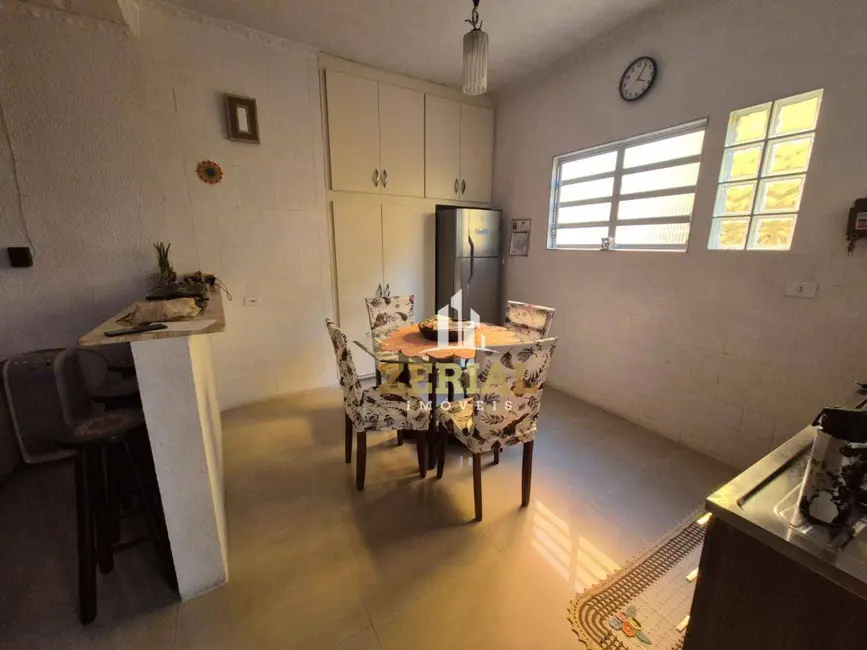Foto 5 de Casa com 8 quartos à venda, 225m2 em Vila Arapuã, São Paulo - SP