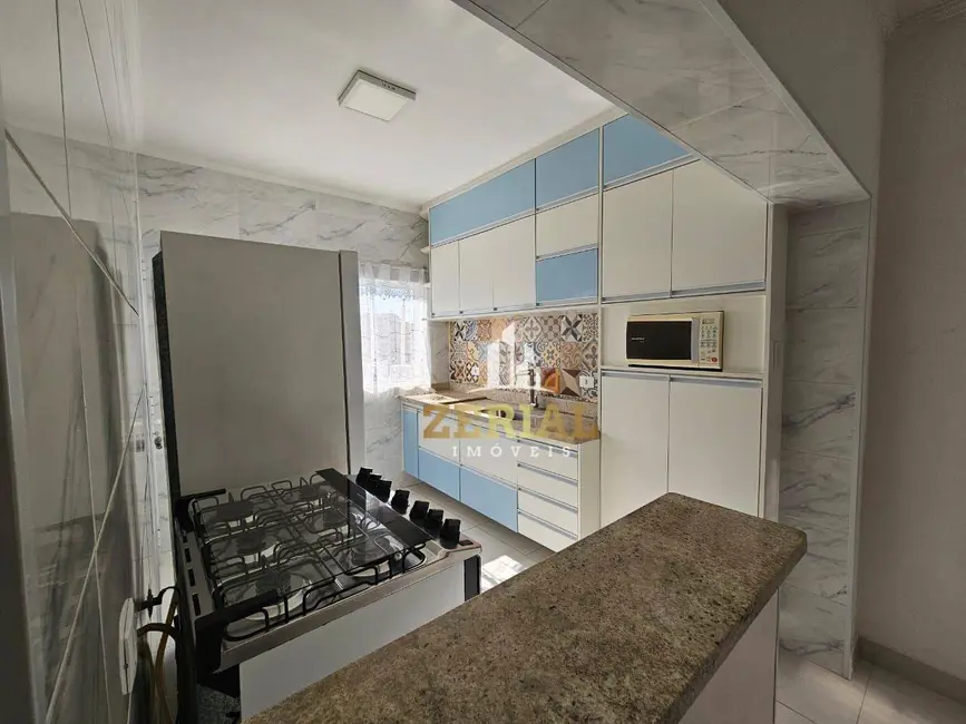 Sobrado com 3 quartos à venda, 210m2 em Jardim das Maravilhas, Santo Andre - SP - imagem 5 Foto 5 de Sobrado com 3 quartos à venda, 210m2 em Jardim das Maravilhas, Santo Andre - SP