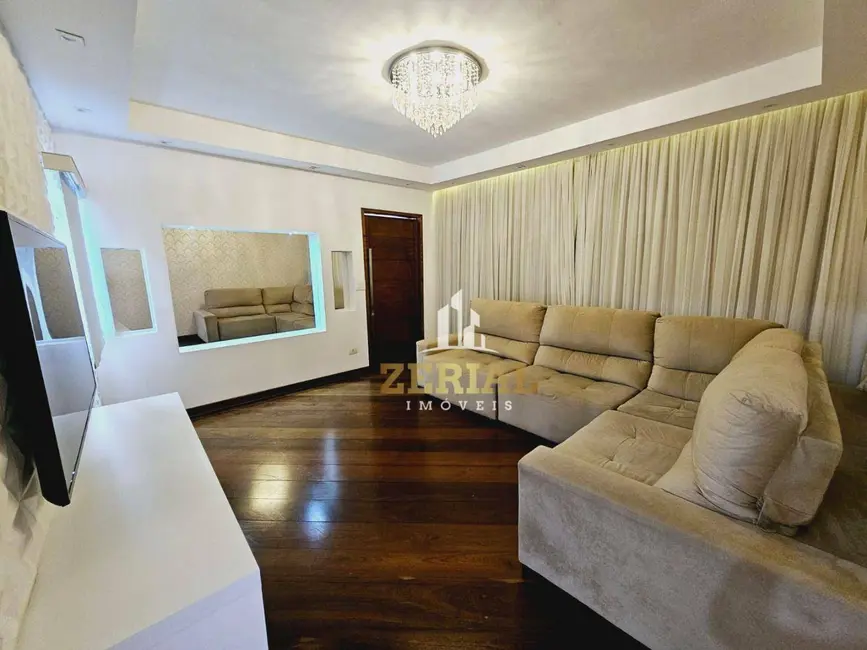 Sobrado com 3 quartos à venda, 210m2 em Jardim das Maravilhas, Santo Andre - SP - imagem 2 Foto 2 de Sobrado com 3 quartos à venda, 210m2 em Jardim das Maravilhas, Santo Andre - SP