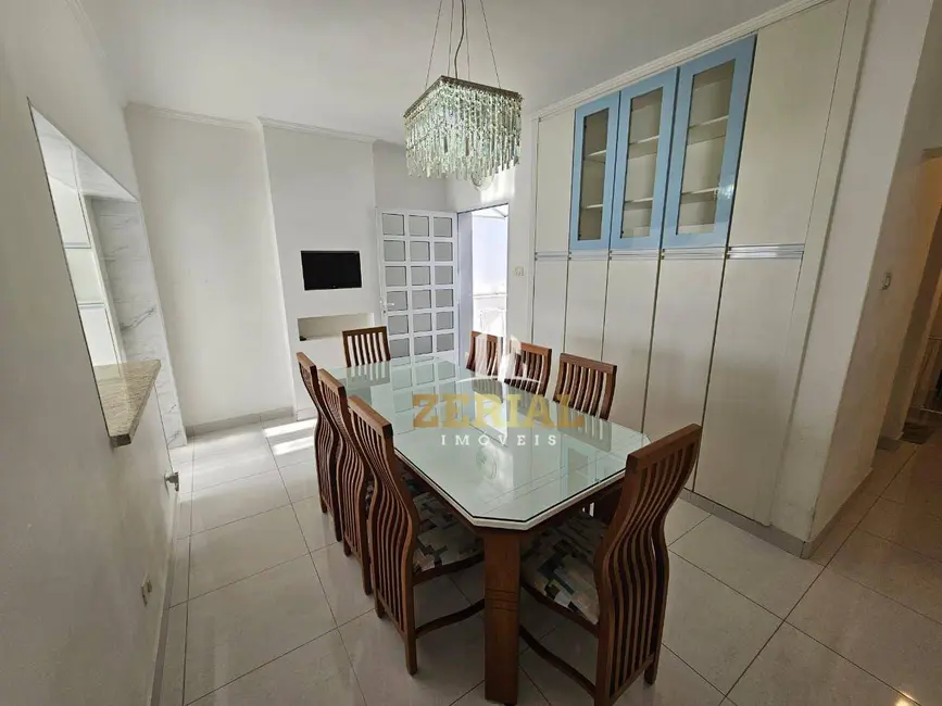 Sobrado com 3 quartos à venda, 210m2 em Jardim das Maravilhas, Santo Andre - SP - imagem 6 Foto 6 de Sobrado com 3 quartos à venda, 210m2 em Jardim das Maravilhas, Santo Andre - SP