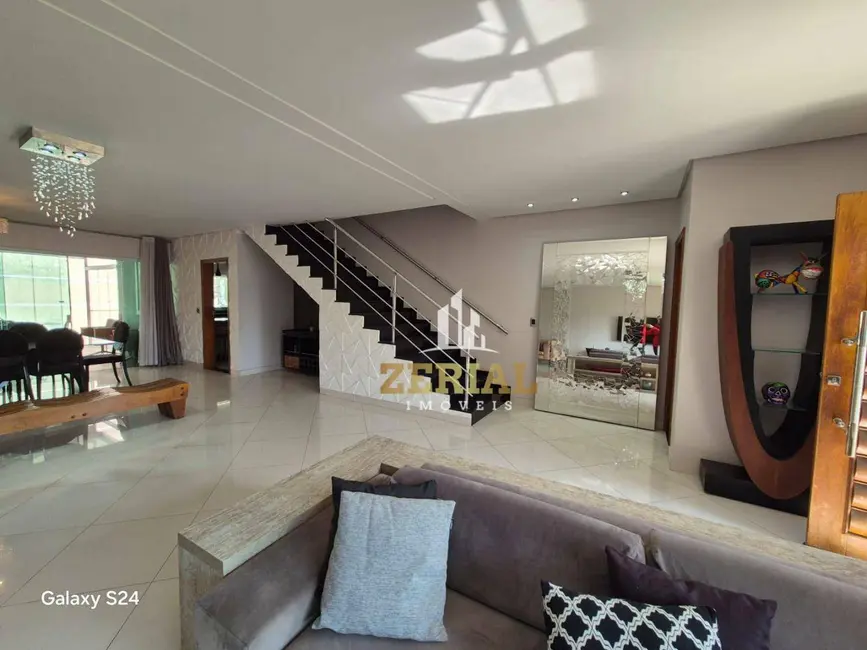 Foto 4 de Sobrado com 4 quartos para alugar, 350m2 em Parque dos Pássaros, Sao Bernardo Do Campo - SP