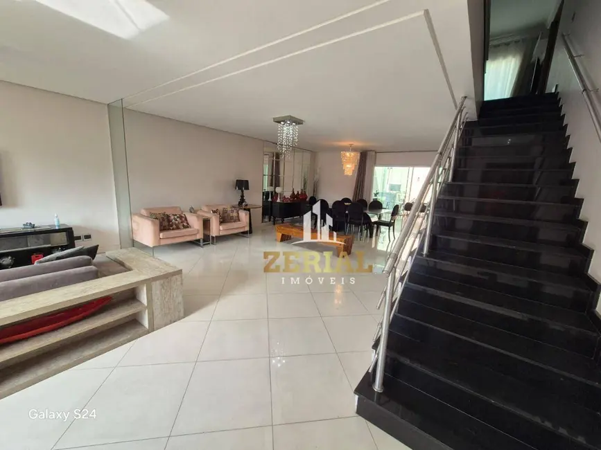 Foto 3 de Sobrado com 4 quartos para alugar, 350m2 em Parque dos Pássaros, Sao Bernardo Do Campo - SP