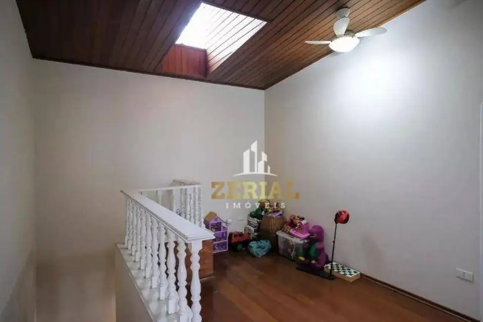 Sobrado com 4 quartos à venda, 238m2 em Sao Caetano Do Sul - SP - imagem 8 Foto 8 de Sobrado com 4 quartos à venda, 238m2 em Sao Caetano Do Sul - SP
