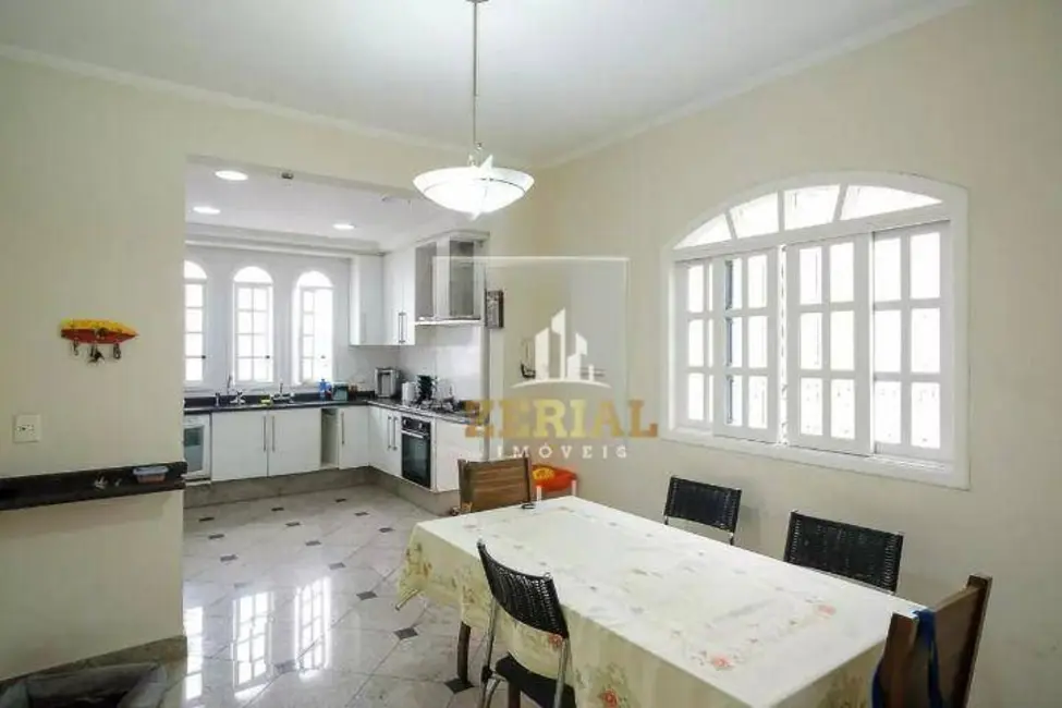 Sobrado com 4 quartos à venda, 238m2 em Sao Caetano Do Sul - SP - imagem 5 Foto 5 de Sobrado com 4 quartos à venda, 238m2 em Sao Caetano Do Sul - SP