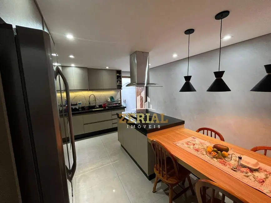 Sobrado com 3 quartos à venda, 162m2 em Sao Caetano Do Sul - SP - imagem 6 Foto 6 de Sobrado com 3 quartos à venda, 162m2 em Sao Caetano Do Sul - SP