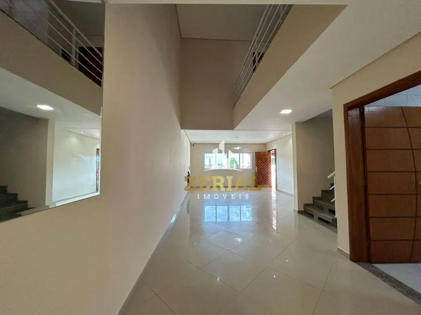 Foto 4 de Sobrado com 3 quartos à venda, 238m2 em Olímpico, Sao Caetano Do Sul - SP