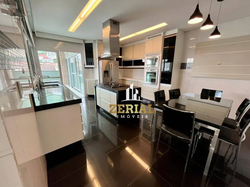 Sobrado com 4 quartos à venda, 240m2 em Santa Maria, Sao Caetano Do Sul - SP - imagem 4 Foto 4 de Sobrado com 4 quartos à venda, 240m2 em Santa Maria, Sao Caetano Do Sul - SP