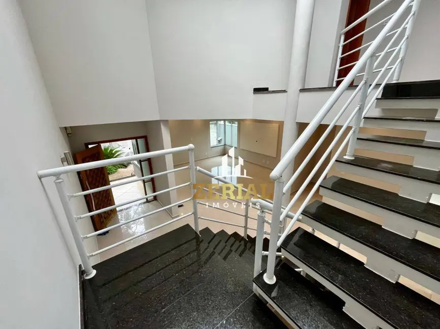 Sobrado com 4 quartos à venda, 240m2 em Santa Maria, Sao Caetano Do Sul - SP - imagem 5 Foto 5 de Sobrado com 4 quartos à venda, 240m2 em Santa Maria, Sao Caetano Do Sul - SP
