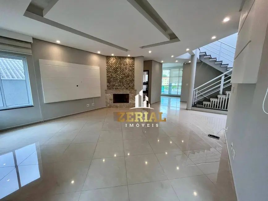 Sobrado com 4 quartos à venda, 240m2 em Santa Maria, Sao Caetano Do Sul - SP - imagem 1 Foto 1 de Sobrado com 4 quartos à venda, 240m2 em Santa Maria, Sao Caetano Do Sul - SP