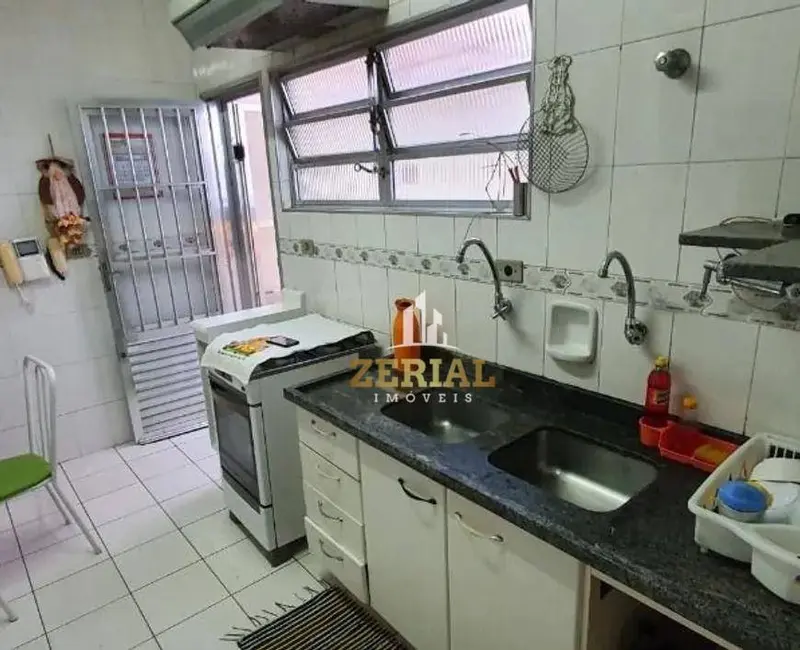 Sobrado com 3 quartos à venda, 200m2 em Campestre, Santo Andre - SP - imagem 9 Foto 9 de Sobrado com 3 quartos à venda, 200m2 em Campestre, Santo Andre - SP