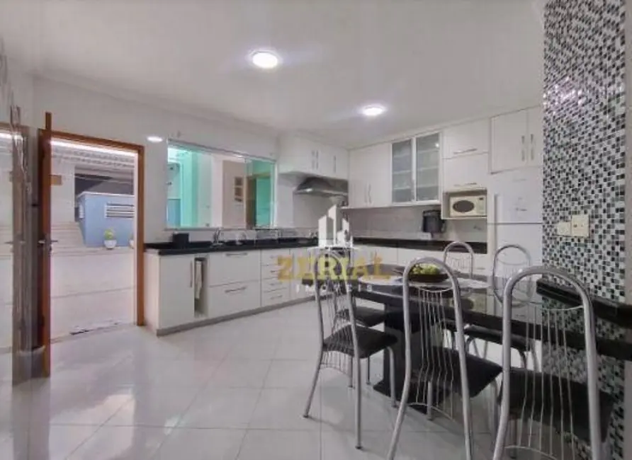 Foto 9 de Sobrado com 3 quartos à venda, 230m2 em Osvaldo Cruz, Sao Caetano Do Sul - SP