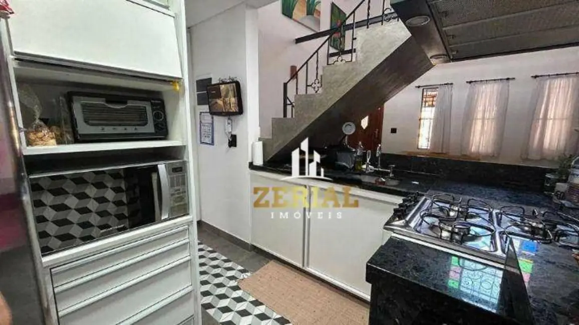Sobrado com 3 quartos à venda, 150m2 em Osvaldo Cruz, Sao Caetano Do Sul - SP - imagem 4 Foto 4 de Sobrado com 3 quartos à venda, 150m2 em Osvaldo Cruz, Sao Caetano Do Sul - SP