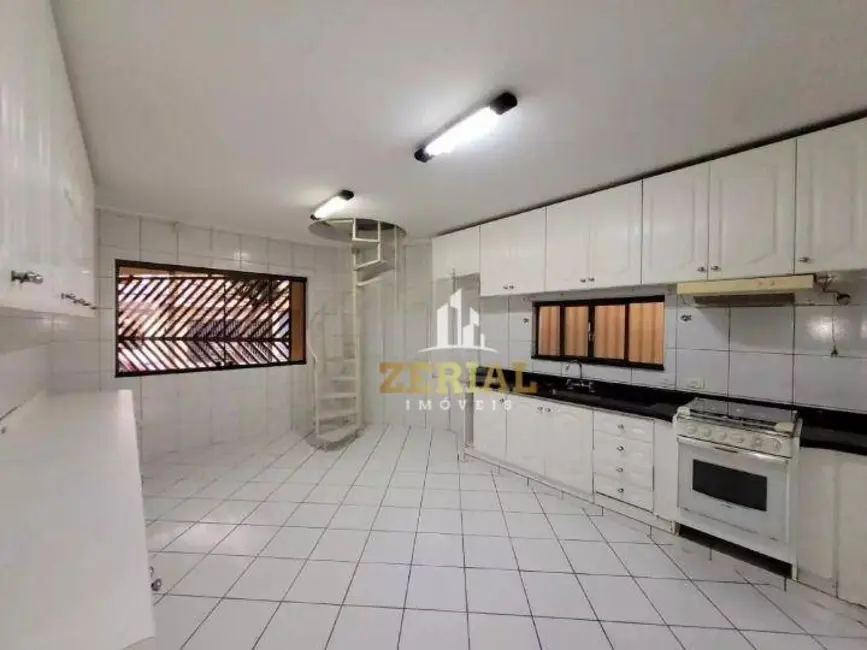 Sobrado com 3 quartos para alugar, 186m2 em Mauá, Sao Caetano Do Sul - SP - imagem 5 Foto 5 de Sobrado com 3 quartos para alugar, 186m2 em Mauá, Sao Caetano Do Sul - SP