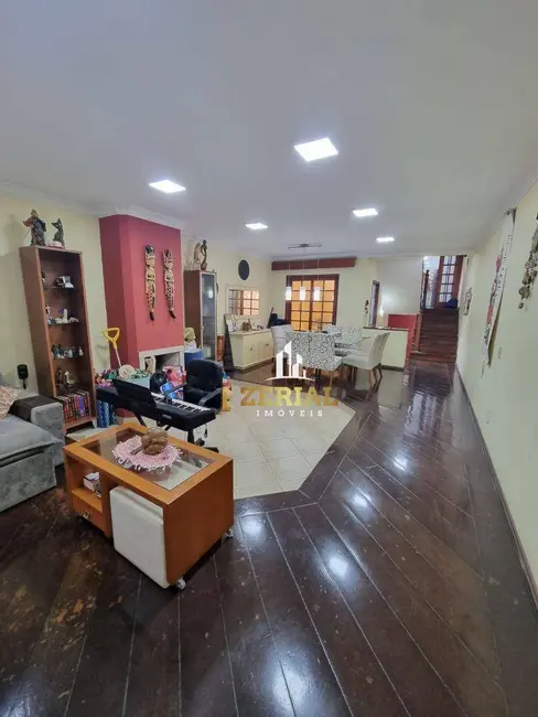 Foto 1 de Sobrado com 3 quartos à venda, 200m2 em Santa Maria, Sao Caetano Do Sul - SP