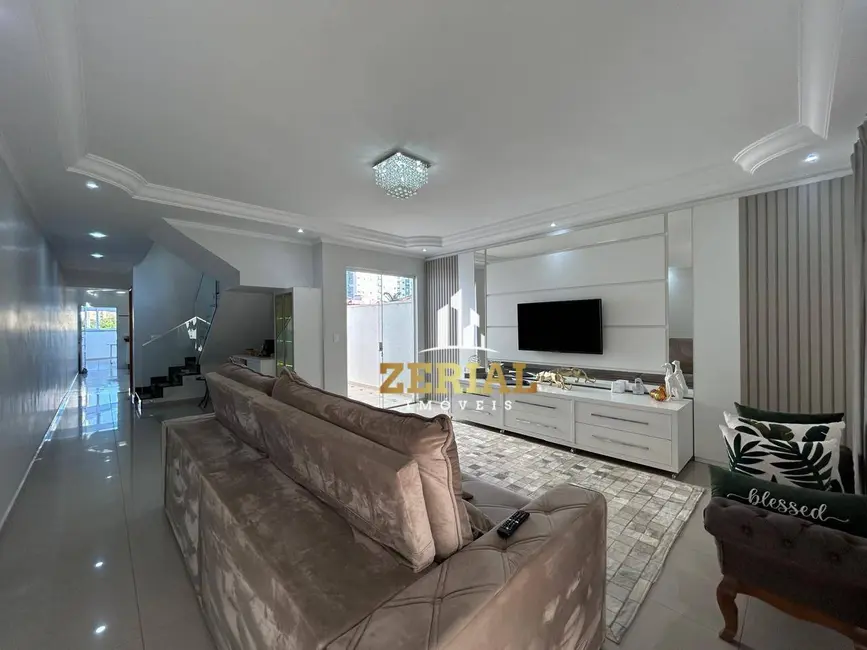 Foto 1 de Sobrado com 3 quartos à venda, 155m2 em Santa Maria, Sao Caetano Do Sul - SP