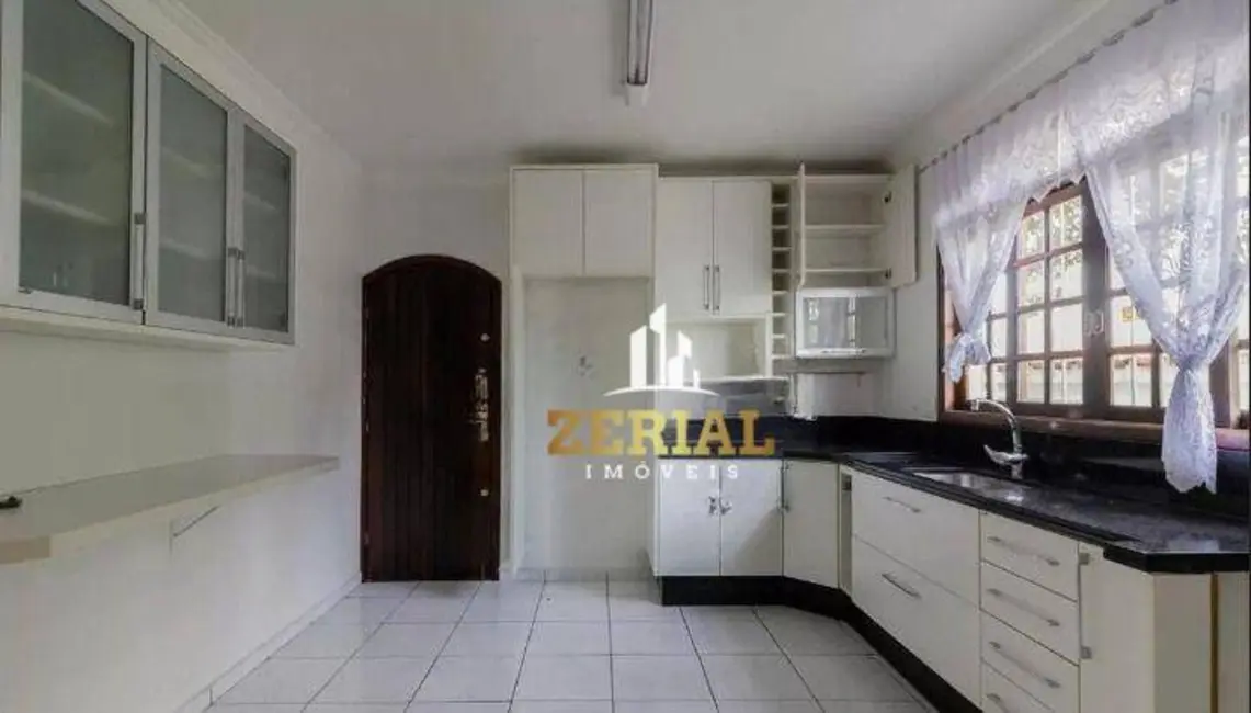 Foto 4 de Sobrado com 4 quartos à venda, 182m2 em Santa Maria, Sao Caetano Do Sul - SP