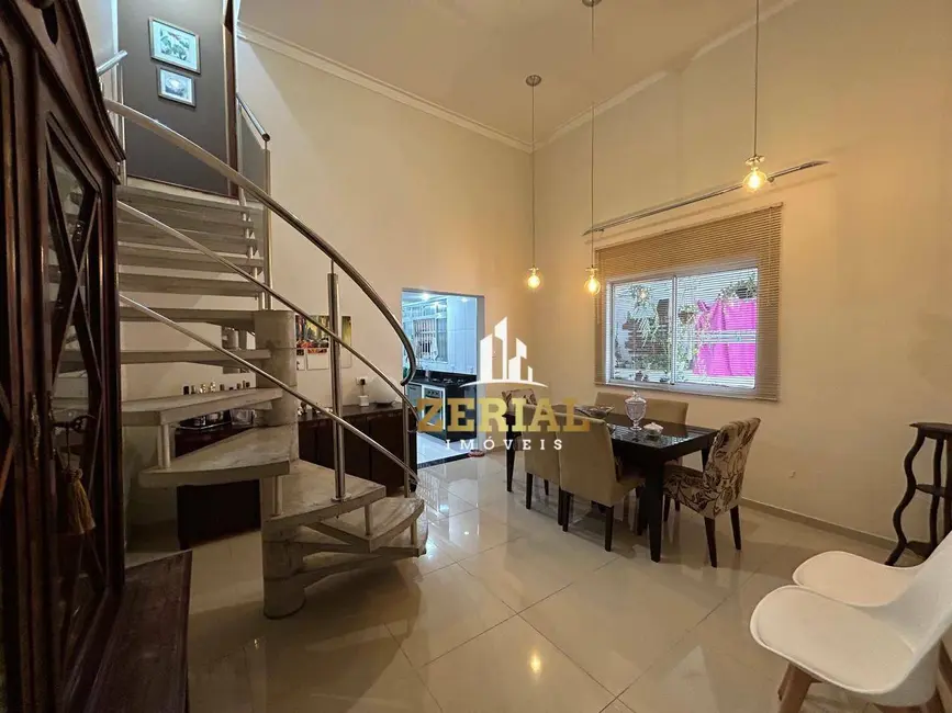 Foto 1 de Sobrado com 4 quartos à venda, 255m2 em Olímpico, Sao Caetano Do Sul - SP