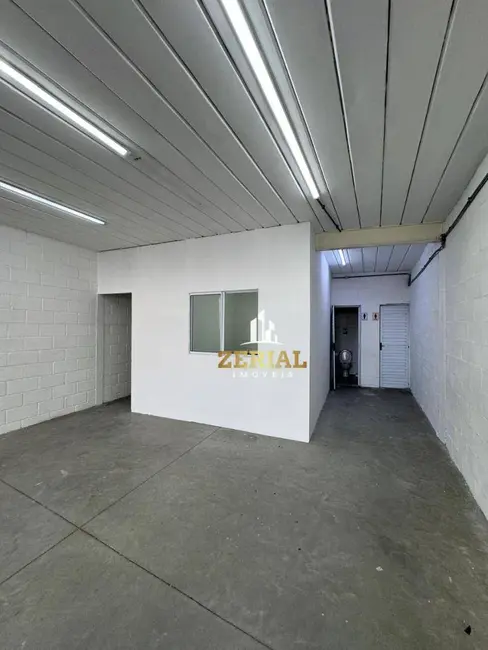 Armazém / Galpão para alugar, 220m2 em Vila Califórnia, São Paulo - SP - imagem 4 Foto 4 de Armazém / Galpão para alugar, 220m2 em Vila Califórnia, São Paulo - SP