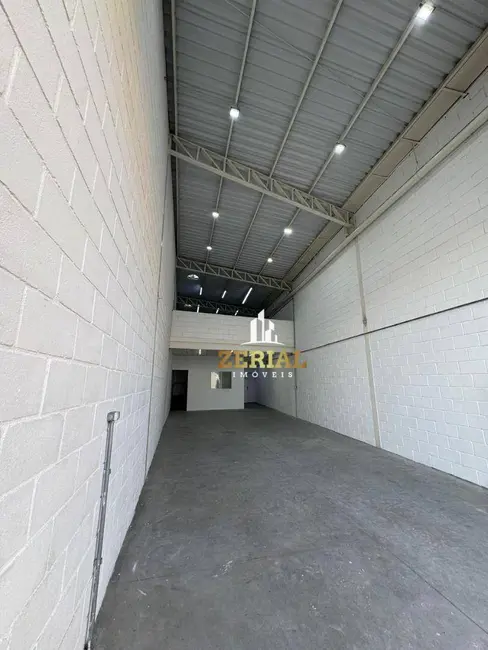 Armazém / Galpão para alugar, 220m2 em Vila Califórnia, São Paulo - SP - imagem 2 Foto 2 de Armazém / Galpão para alugar, 220m2 em Vila Califórnia, São Paulo - SP