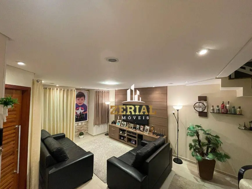 Sobrado com 4 quartos à venda, 175m2 em Jardim Teresa, São Paulo - SP - imagem 2 Foto 2 de Sobrado com 4 quartos à venda, 175m2 em Jardim Teresa, São Paulo - SP