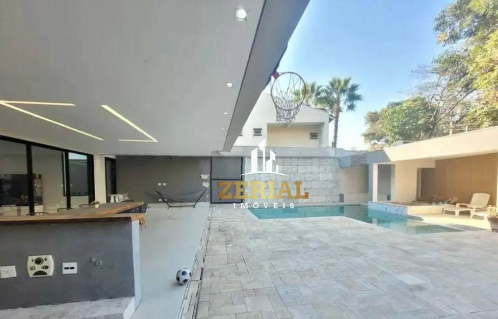 Sobrado com 5 quartos à venda, 549m2 em Jardim São Caetano, Sao Caetano Do Sul - SP - imagem 9 Foto 9 de Sobrado com 5 quartos à venda, 549m2 em Jardim São Caetano, Sao Caetano Do Sul - SP