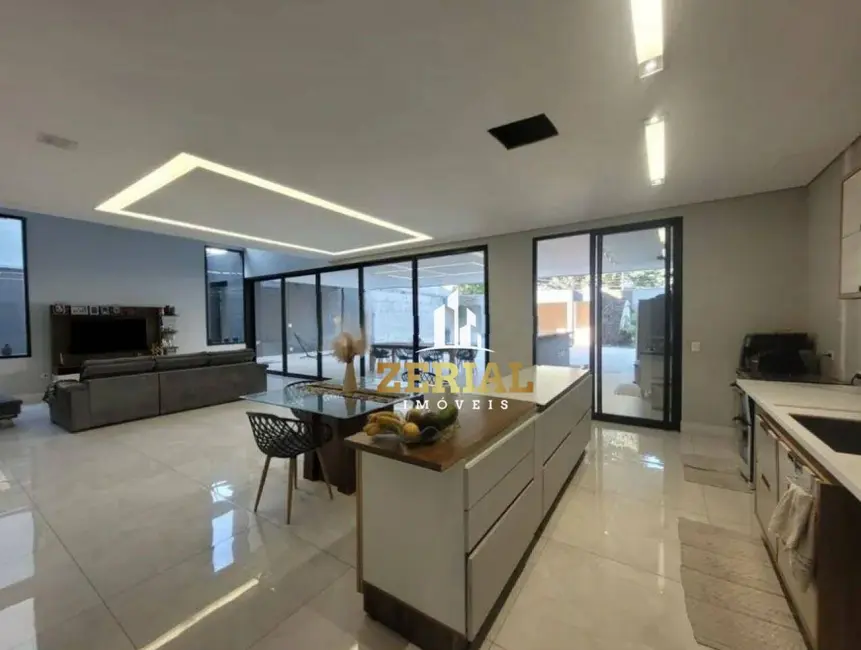 Sobrado com 5 quartos à venda, 549m2 em Jardim São Caetano, Sao Caetano Do Sul - SP - imagem 6 Foto 6 de Sobrado com 5 quartos à venda, 549m2 em Jardim São Caetano, Sao Caetano Do Sul - SP