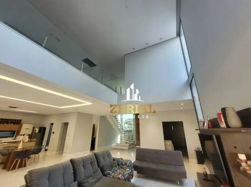 Sobrado com 5 quartos à venda, 549m2 em Jardim São Caetano, Sao Caetano Do Sul - SP - imagem 3 Foto 3 de Sobrado com 5 quartos à venda, 549m2 em Jardim São Caetano, Sao Caetano Do Sul - SP