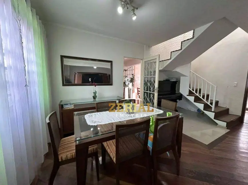 Sobrado com 4 quartos à venda, 145m2 em Sao Bernardo Do Campo - SP - imagem 4 Foto 4 de Sobrado com 4 quartos à venda, 145m2 em Sao Bernardo Do Campo - SP