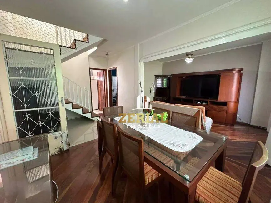 Sobrado com 4 quartos à venda, 145m2 em Sao Bernardo Do Campo - SP - imagem 3 Foto 3 de Sobrado com 4 quartos à venda, 145m2 em Sao Bernardo Do Campo - SP