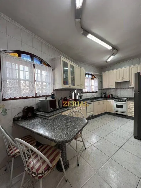 Sobrado com 3 quartos à venda, 298m2 em Fundação, Sao Caetano Do Sul - SP - imagem 4 Foto 4 de Sobrado com 3 quartos à venda, 298m2 em Fundação, Sao Caetano Do Sul - SP