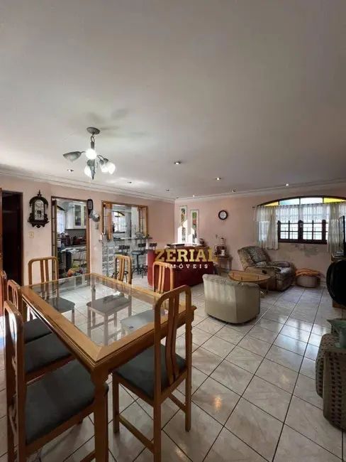 Sobrado com 3 quartos à venda, 298m2 em Fundação, Sao Caetano Do Sul - SP - imagem 1 Foto 1 de Sobrado com 3 quartos à venda, 298m2 em Fundação, Sao Caetano Do Sul - SP