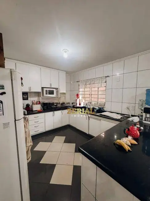 Sobrado com 5 quartos à venda, 240m2 em Fundação, Sao Caetano Do Sul - SP - imagem 4 Foto 4 de Sobrado com 5 quartos à venda, 240m2 em Fundação, Sao Caetano Do Sul - SP