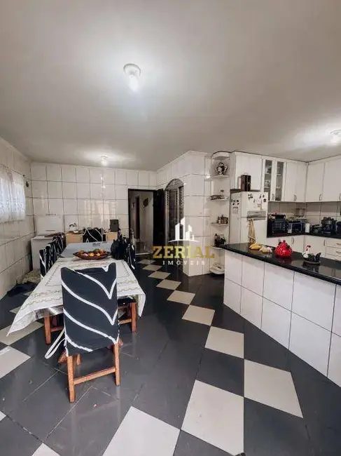 Sobrado com 5 quartos à venda, 240m2 em Fundação, Sao Caetano Do Sul - SP - imagem 5 Foto 5 de Sobrado com 5 quartos à venda, 240m2 em Fundação, Sao Caetano Do Sul - SP