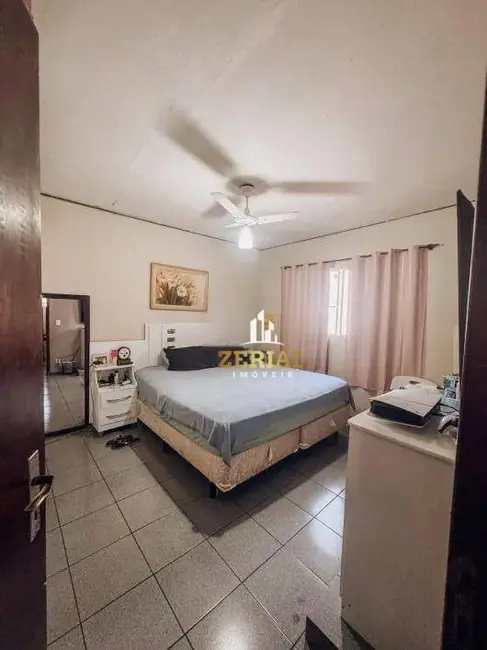 Sobrado com 5 quartos à venda, 240m2 em Fundação, Sao Caetano Do Sul - SP - imagem 9 Foto 9 de Sobrado com 5 quartos à venda, 240m2 em Fundação, Sao Caetano Do Sul - SP