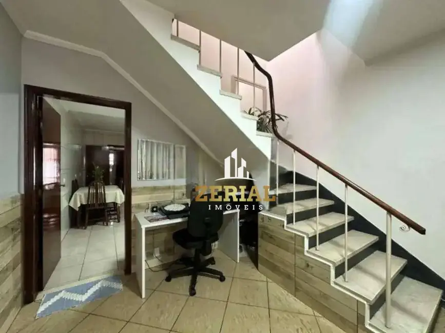Sobrado com 3 quartos à venda, 135m2 em Santo Antônio, Sao Caetano Do Sul - SP - imagem 2 Foto 2 de Sobrado com 3 quartos à venda, 135m2 em Santo Antônio, Sao Caetano Do Sul - SP